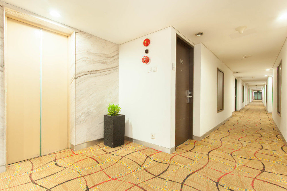 Zen Premium Menteng Syariah Джакарта Экстерьер фото