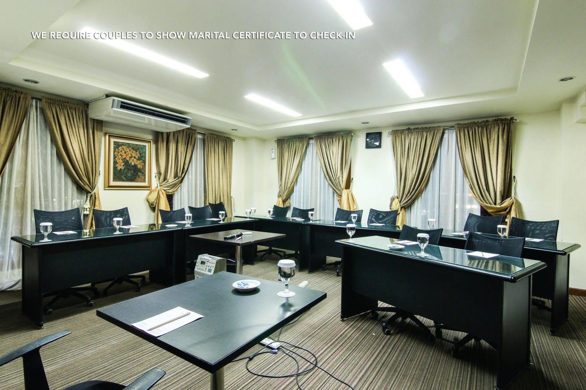 Zen Premium Menteng Syariah Джакарта Экстерьер фото